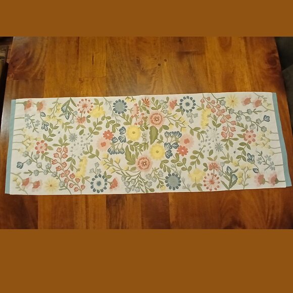 Pier 1 Imports Embroidered Floral Table Runner - Picture 1 of 11